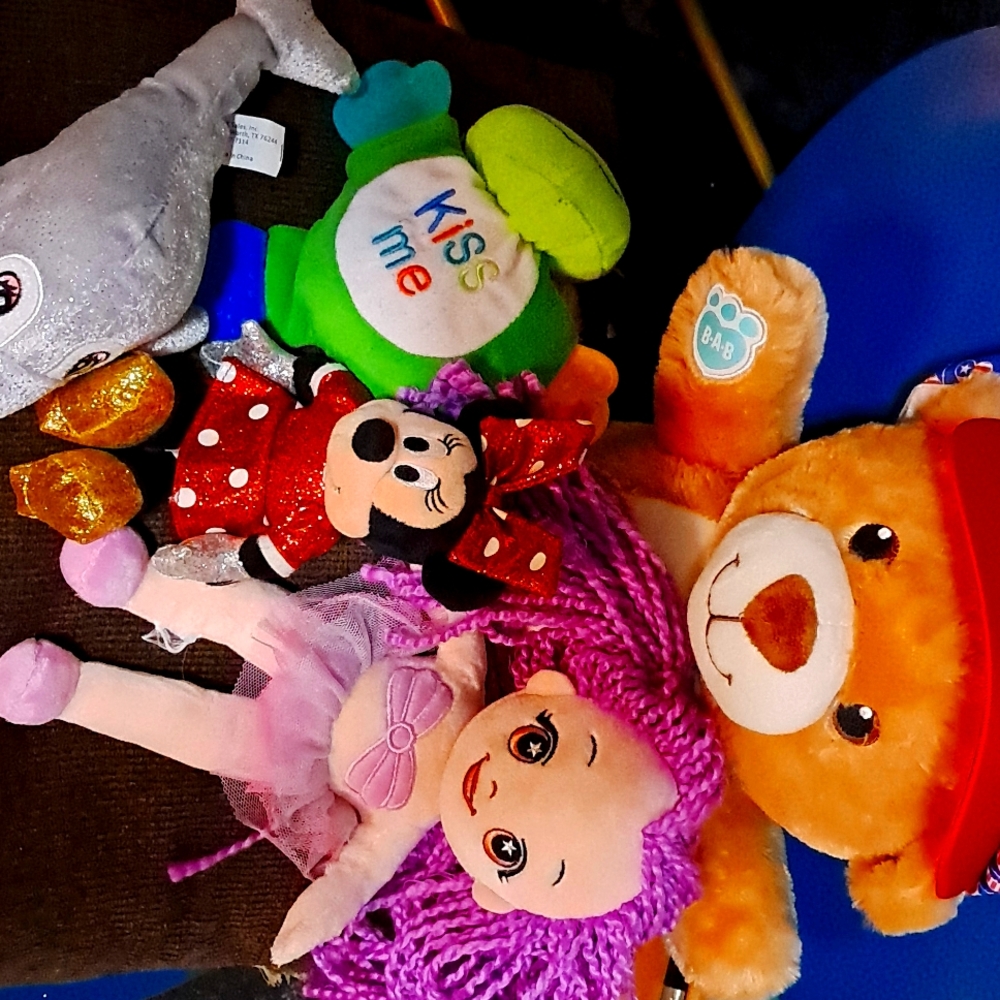 Mystery Stuffed Toy Bundle! 5 Items EUC Animals, Dolls For Kids Babies Random